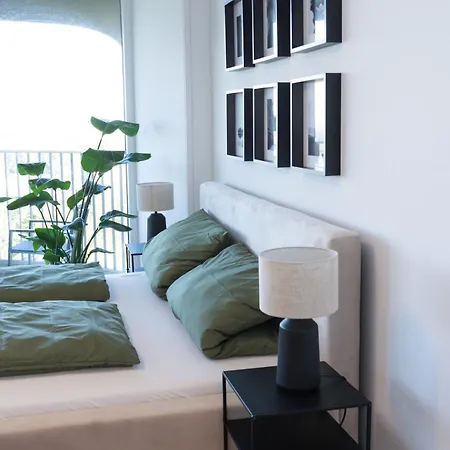 Helles Mit Tollem Blick Ueber * Augsburg